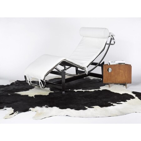 Palacedesigns 0.25 x 6 x 7 in. Kobe Cowhide Rug Black & White PA3640601